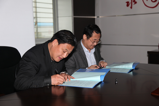 校企(qi)合作新(xin)聞稿 2014.4.24-1128副(fu)本.jpg