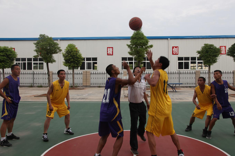 籃(lan)球比(bi)賽