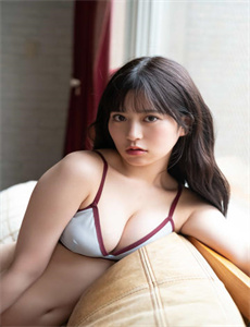 《手不安分的触摸花瓣-温柔的嫂子》