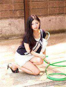 《麻豆果冻传媒2021精品传媒一区下载-蓝莓之夜主题曲》